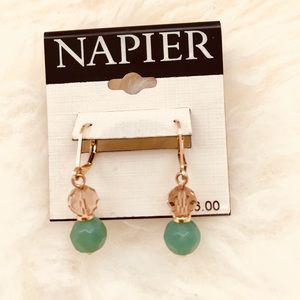 📍SOLD📍Green Dangling Earrings